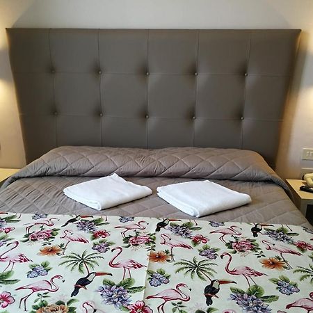 Hotel Sogno Viareggio Bagian luar foto