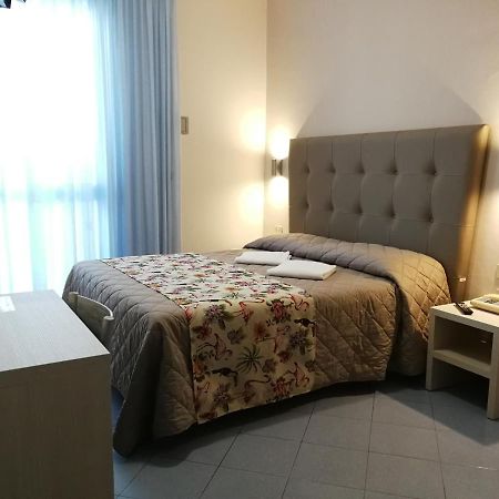 Hotel Sogno Viareggio Bagian luar foto