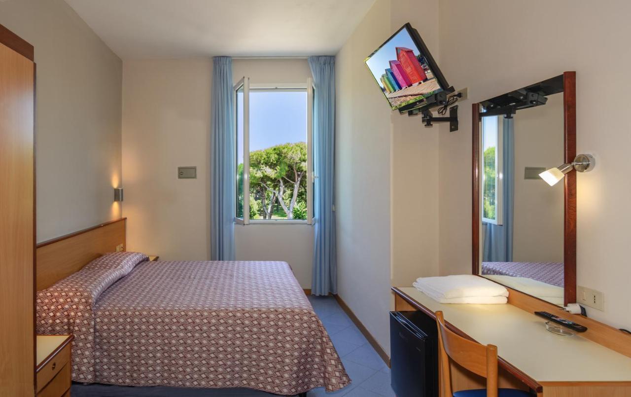Hotel Sogno Viareggio Bagian luar foto