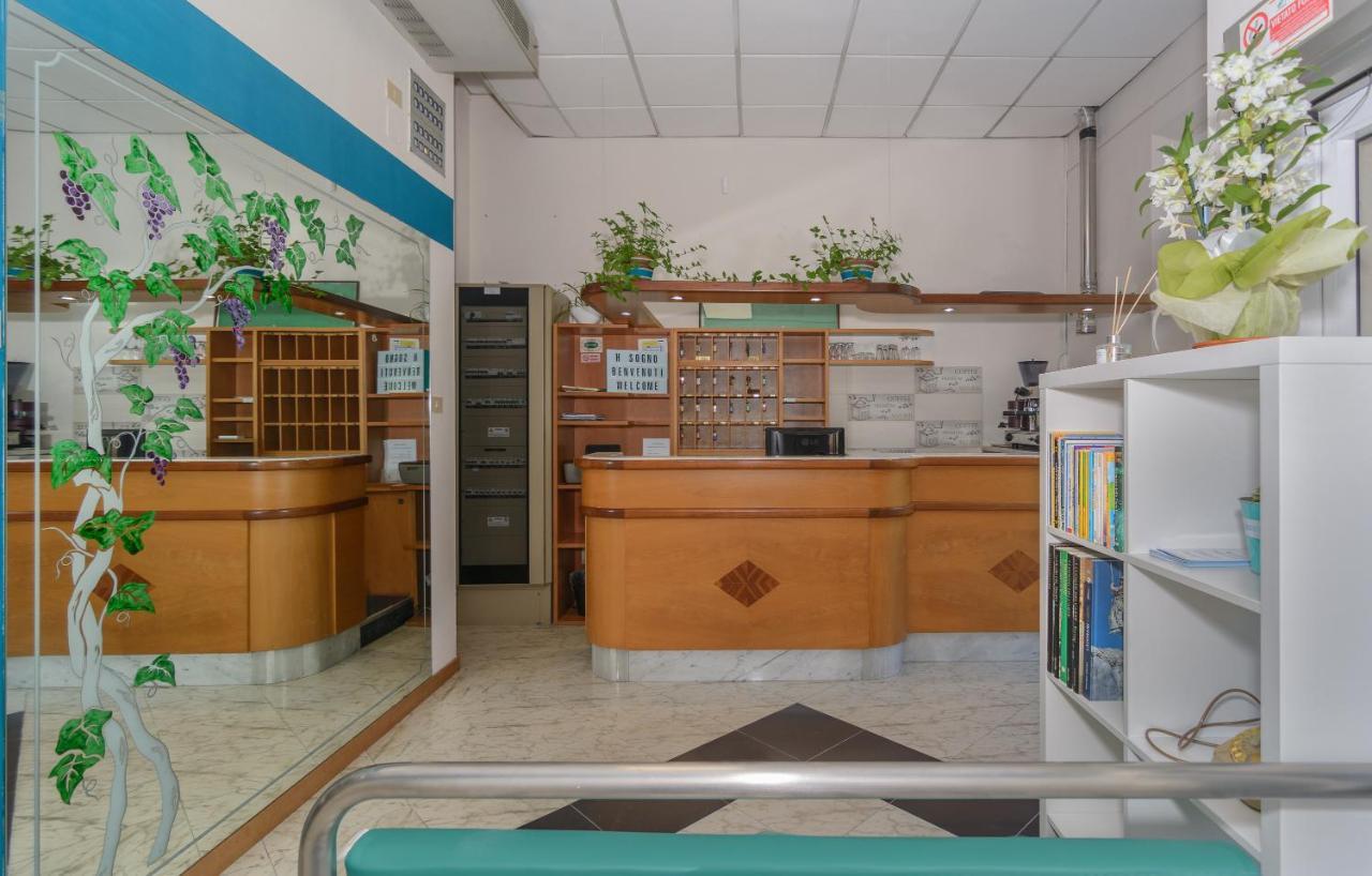 Hotel Sogno Viareggio Bagian luar foto