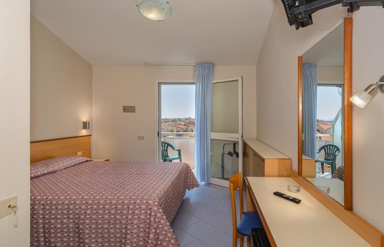 Hotel Sogno Viareggio Bagian luar foto