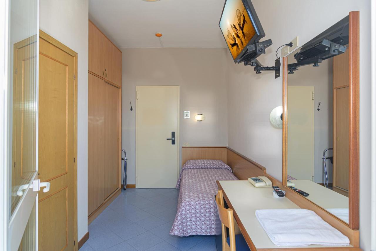 Hotel Sogno Viareggio Bagian luar foto