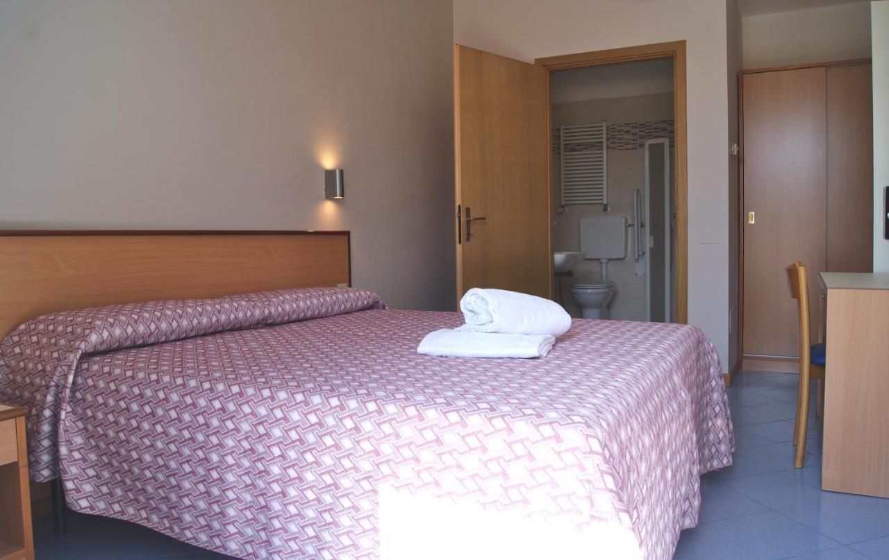 Hotel Sogno Viareggio Bagian luar foto