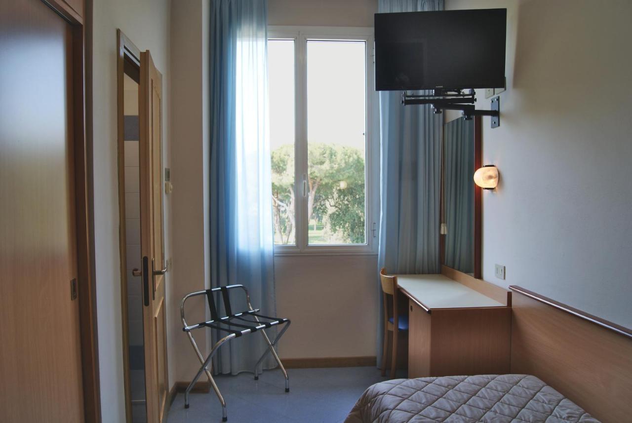 Hotel Sogno Viareggio Bagian luar foto